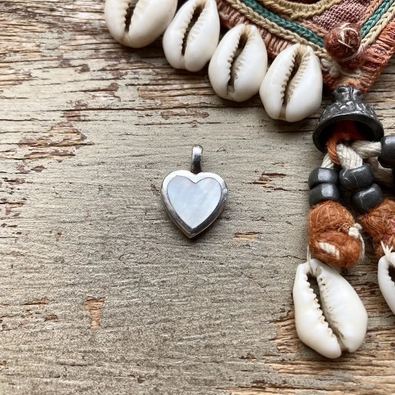 vintage sterling silver mother or pearl heart pendant 1.jpeg
