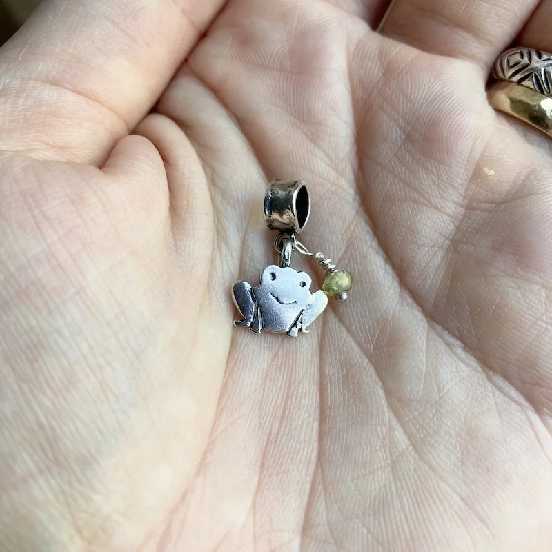 sterling silver frog charm : pendant 3.jpeg