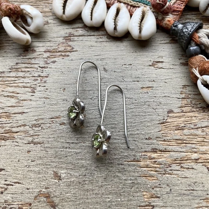 vintage sterling silver peridot flower earrings 2.jpeg