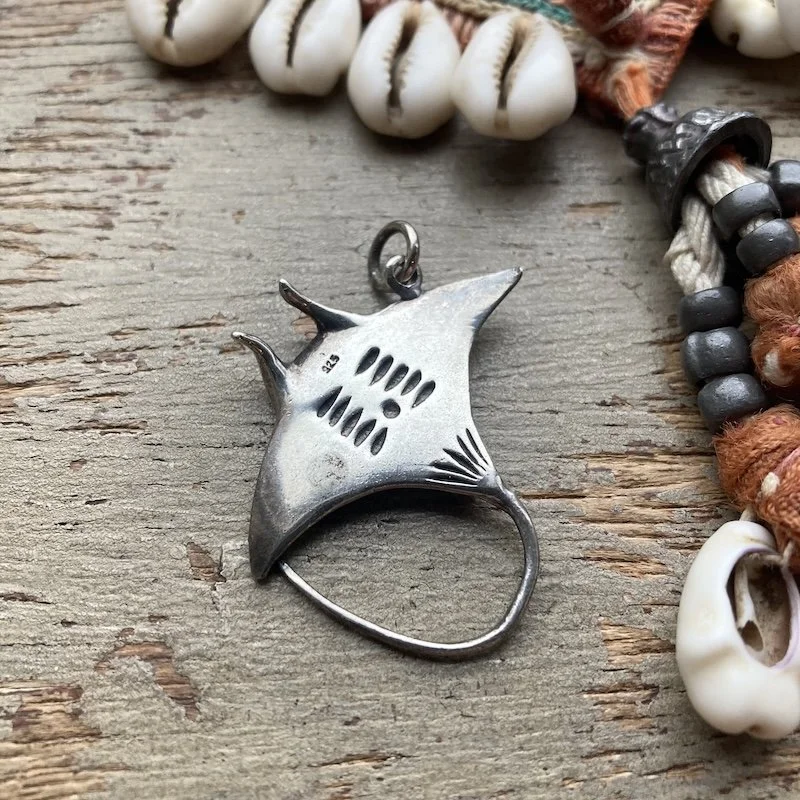 vintage sterling silver manta ray pendant 2.jpeg