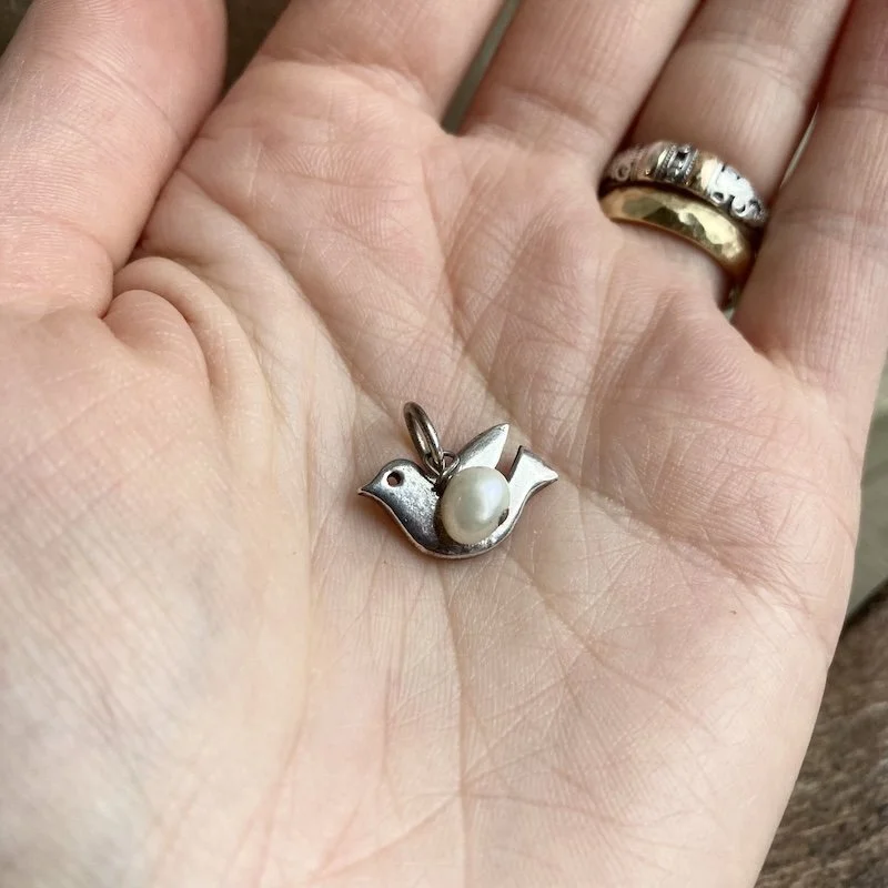 Pretty Sterling Silver Bird Pendant with Pearl