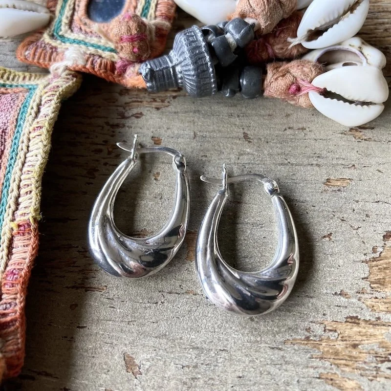 vintage sterling silver oval creole hoops 2.jpeg