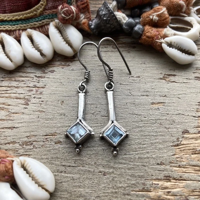 vintage sterling silver dangly topaz earrings 1.jpeg