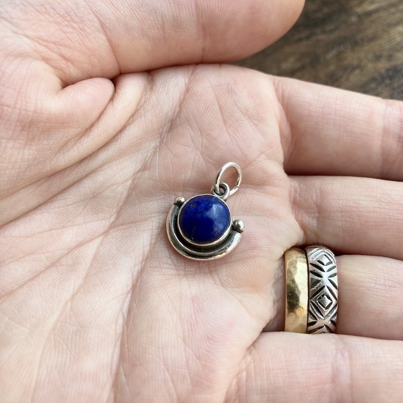 vintage sterling silver and lapis lazuli pendant 4.jpeg