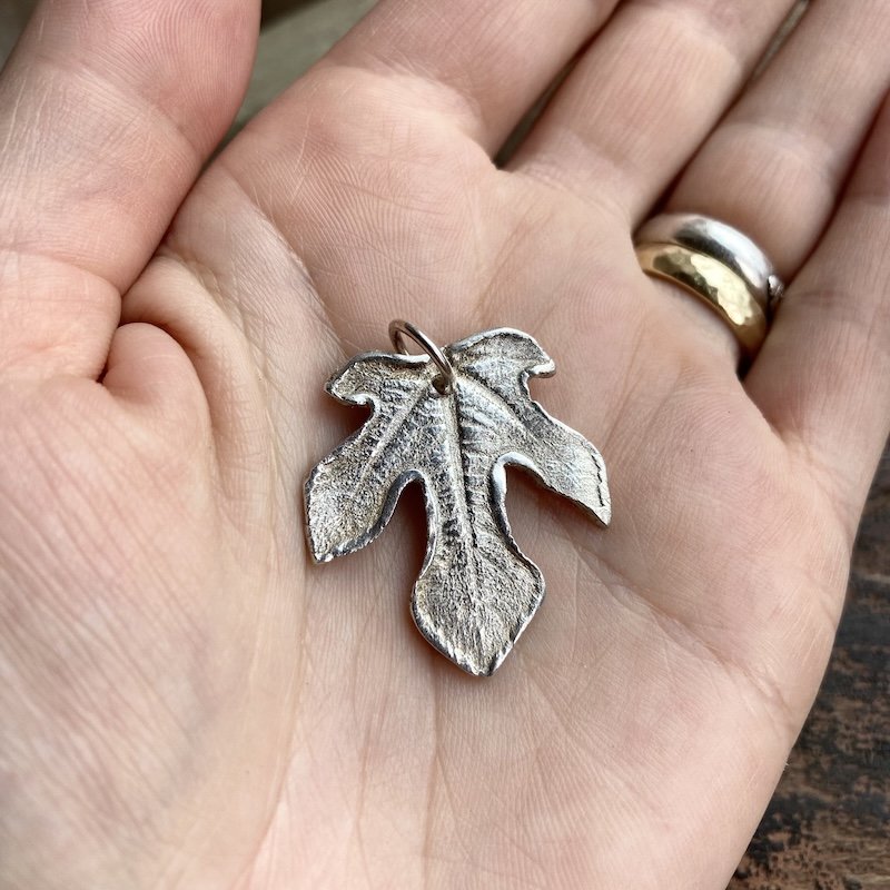 Lovely Vintage Solid Silver Leaf Pendant