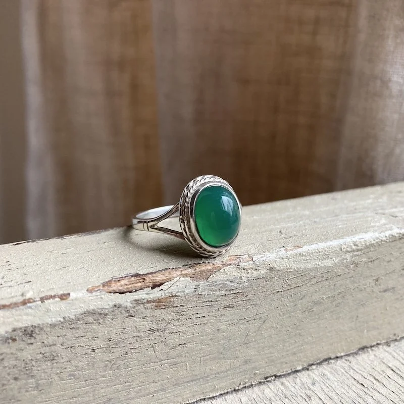 vintage sterling silver green onyx ring.jpeg