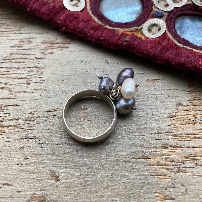 vintage sterling silver and pearl ring 2.jpeg
