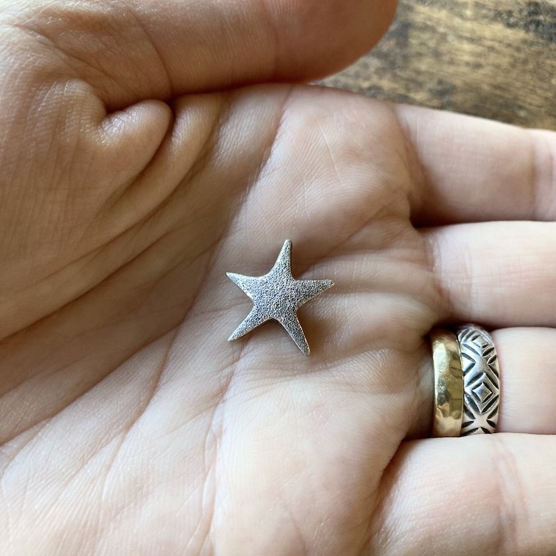funky solid silver textured star pendant 3.jpeg