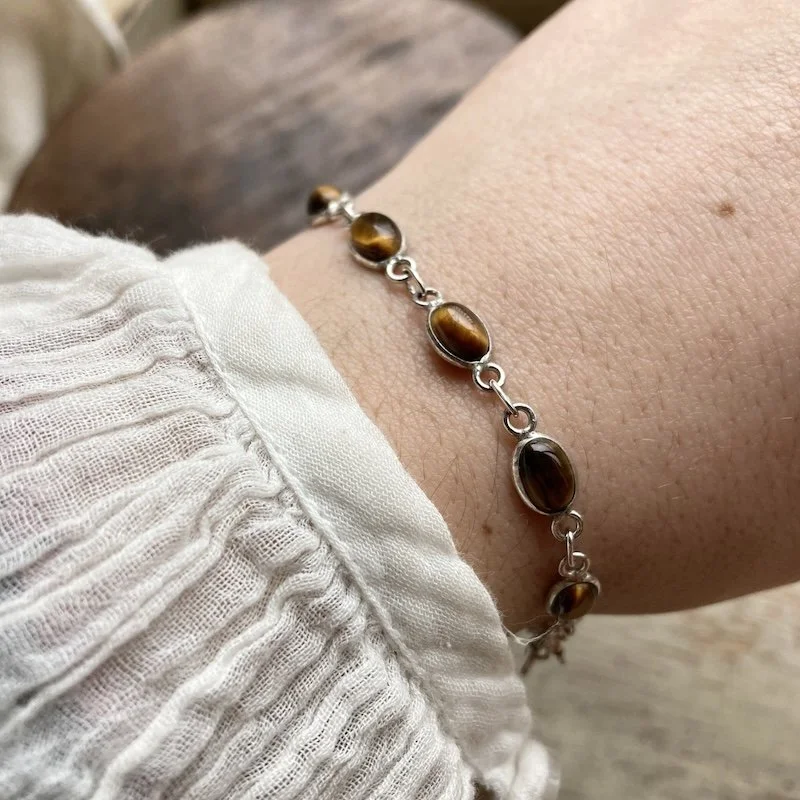 sterling silver and tiger's eye bracelet 1.jpeg