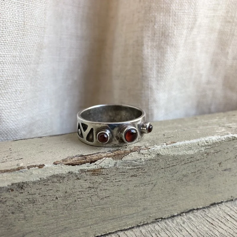 vintage sterling silver and garnet ring 1.jpeg