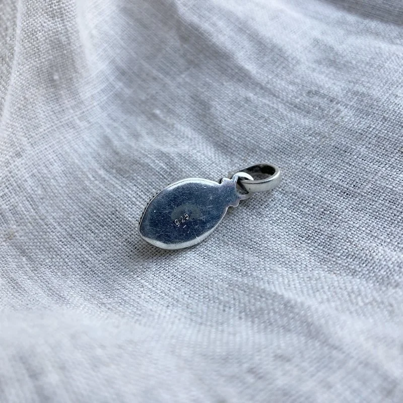 sterling silver and labradorite pendant 2.jpeg