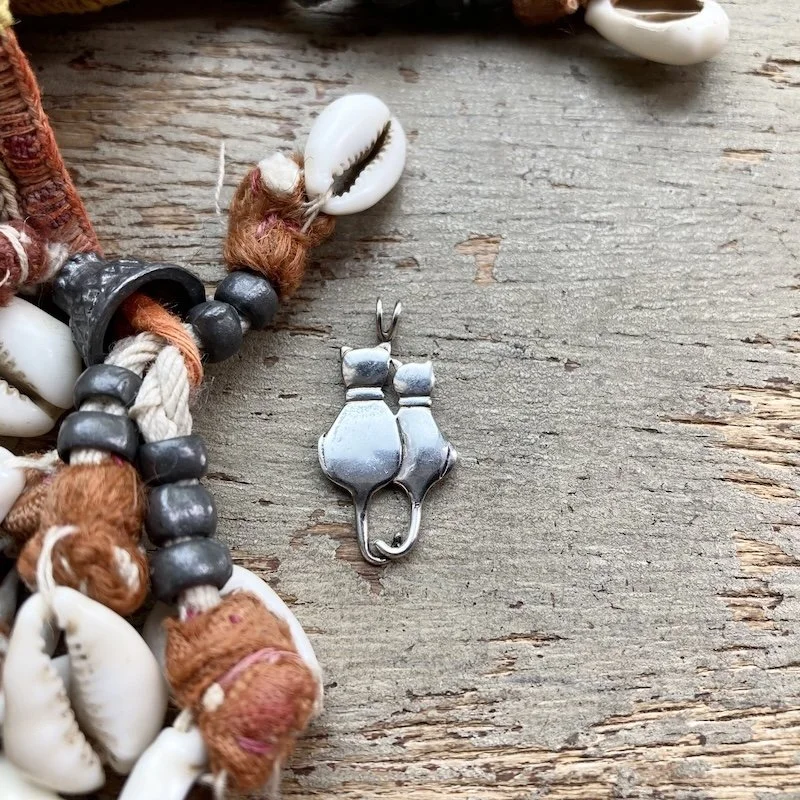 vintage sterling silver cats pendant 1.jpeg