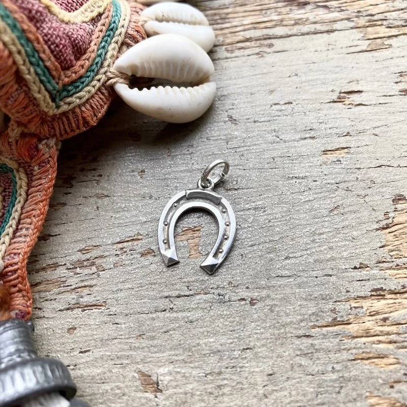 vintage sterling silver horseshoe pendant 1.jpeg
