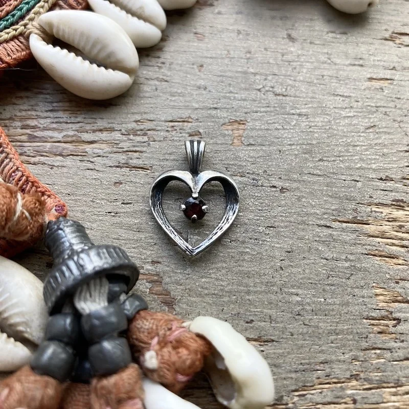 vintage sterling silver heart pendant 1.jpeg