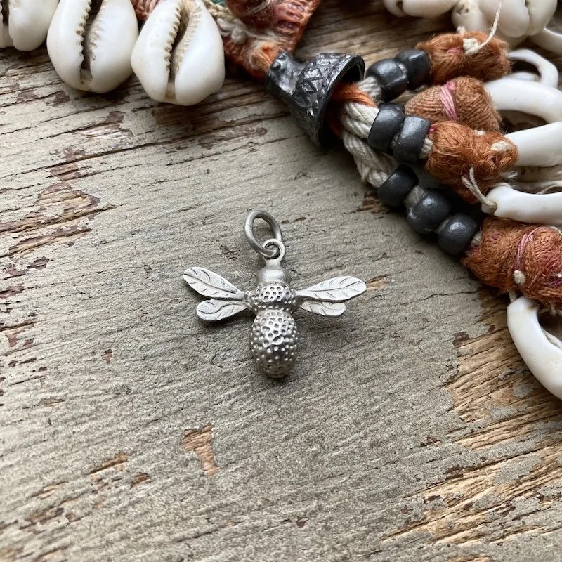 sterling silver bee pendant 1.jpeg