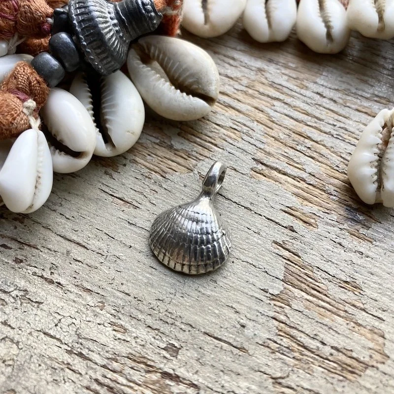 solid silver cockle shell pendant 1.jpeg