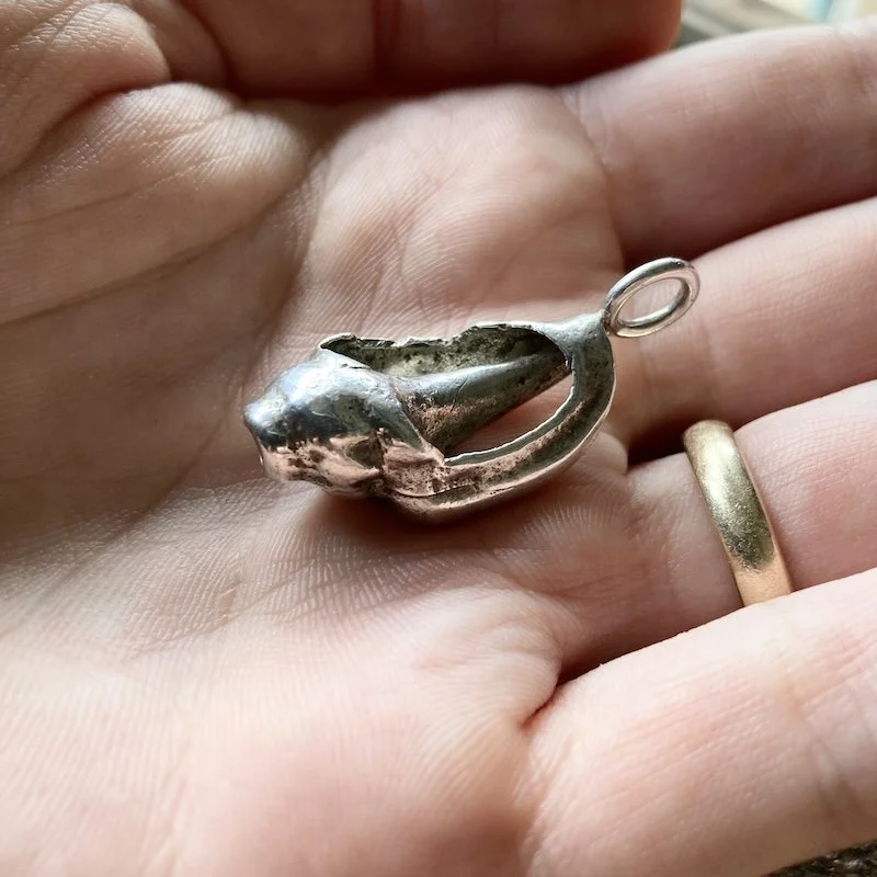 solid silver shell pendant.jpeg