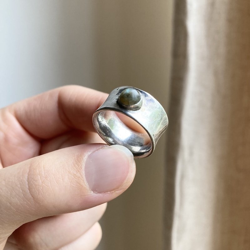 handmade solid silver and labradorite ring 3.jpeg