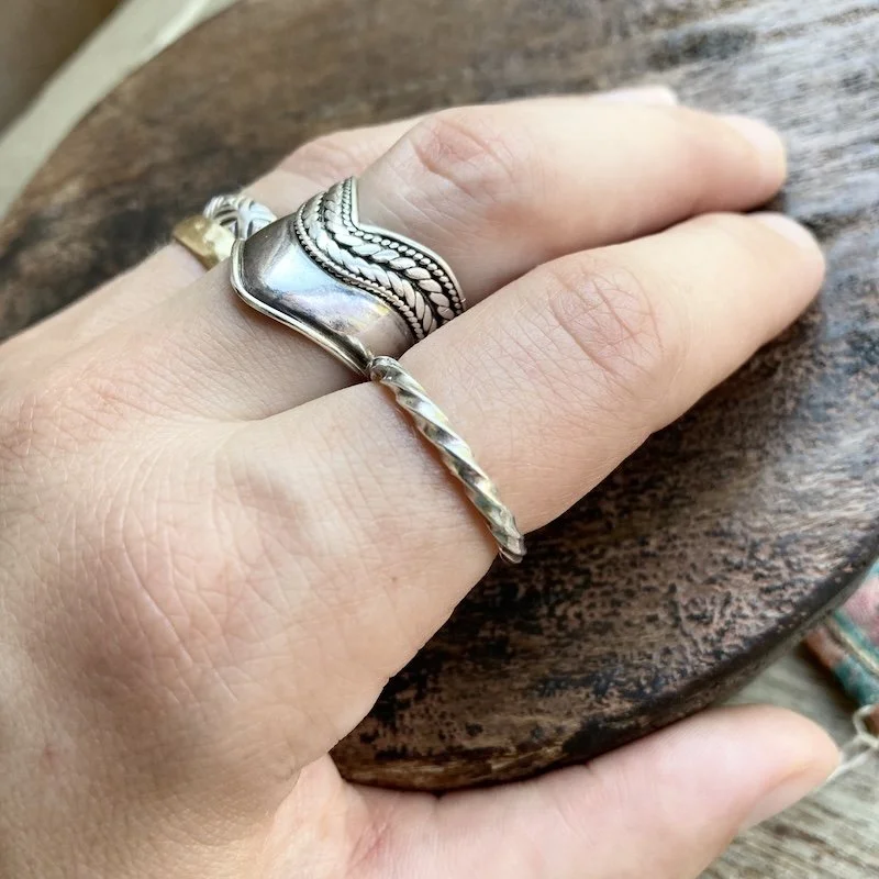 simple sterling silver twist ring 4.jpeg