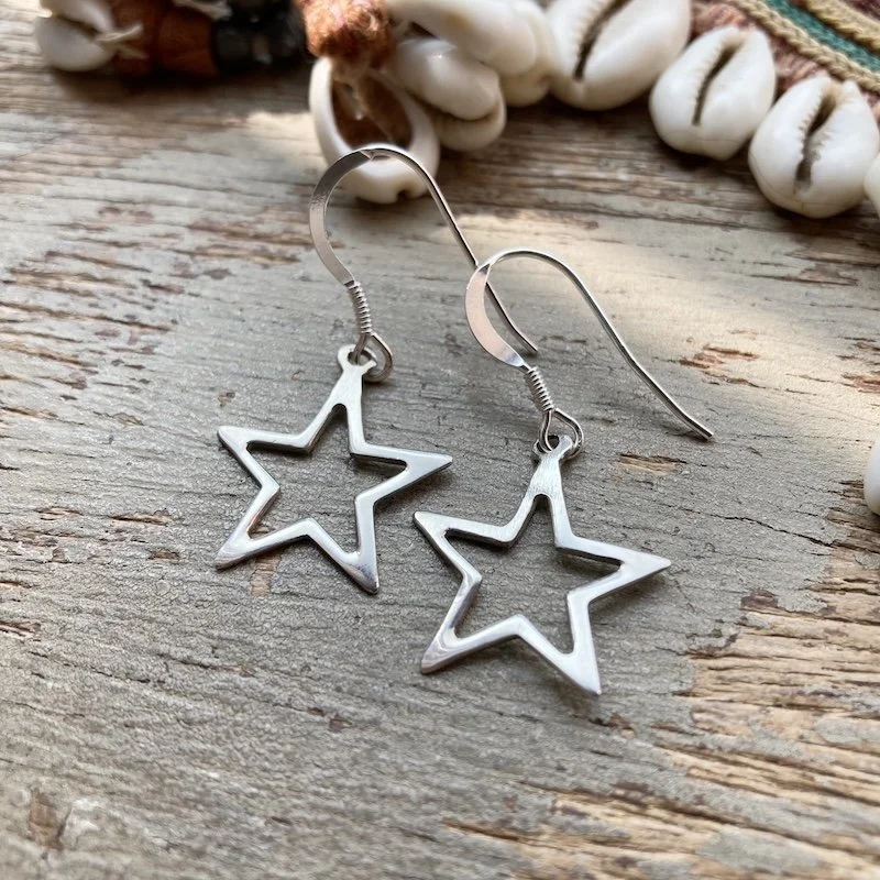Pretty Vintage Simple Sterling Silver Star Earrings