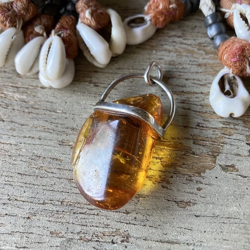 vintage chunky natural amber pendant 1.jpeg