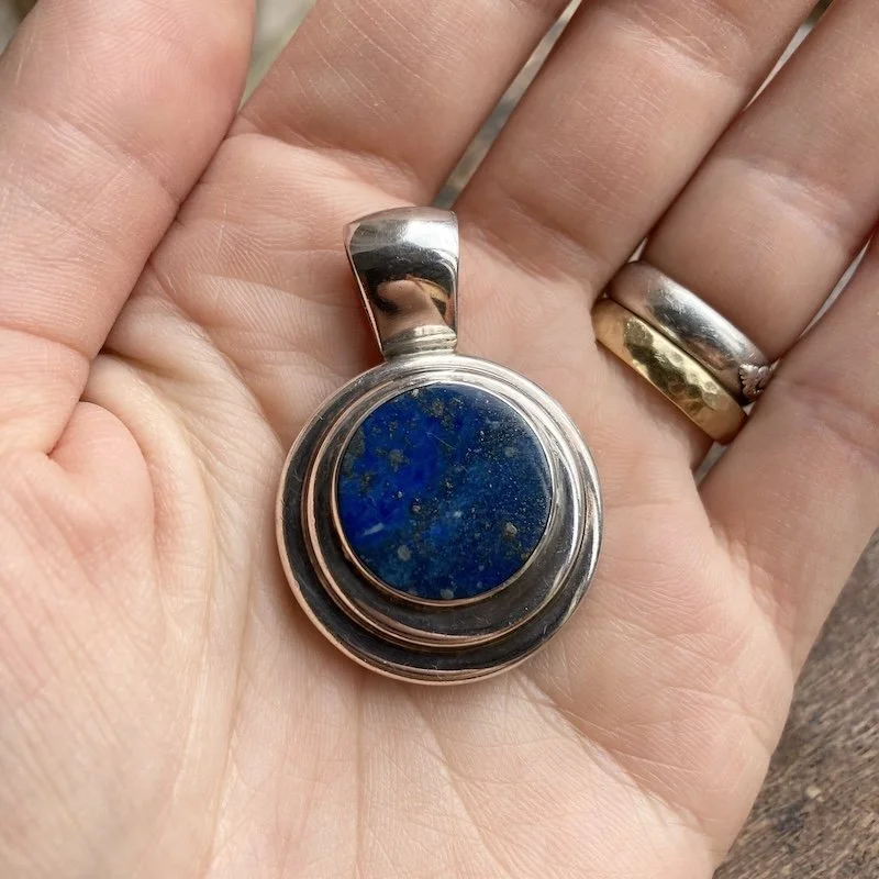 vinage sterling silver lapis lazuli pendant 3.jpeg