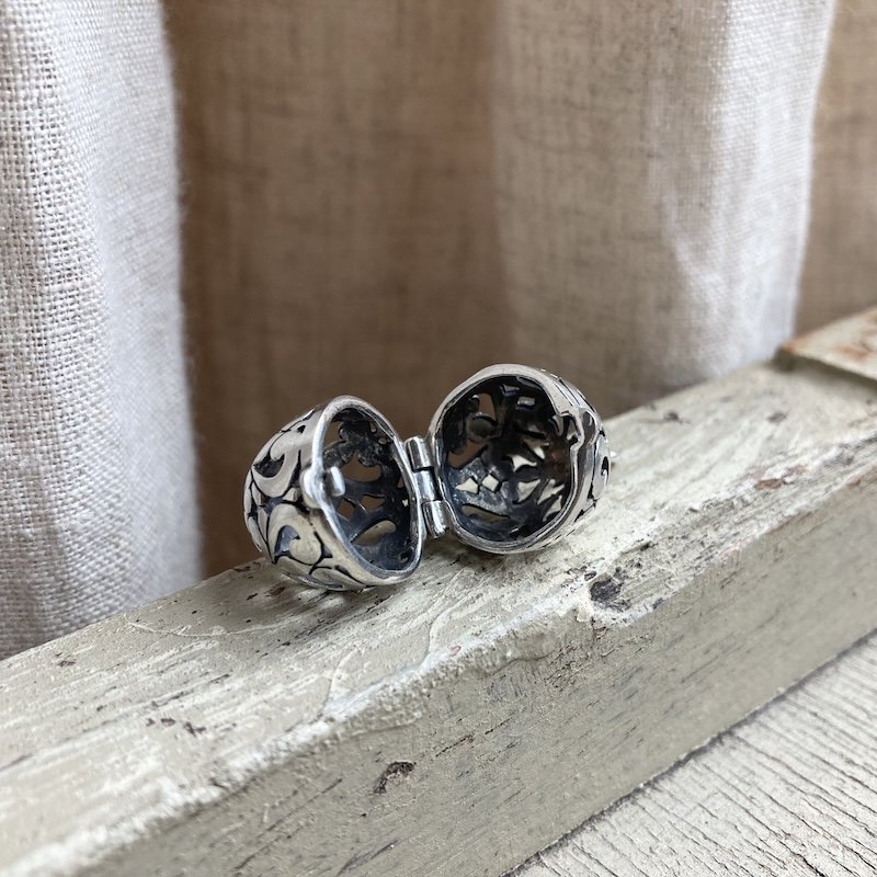 sterling silver openwork locket pendant 4.jpeg