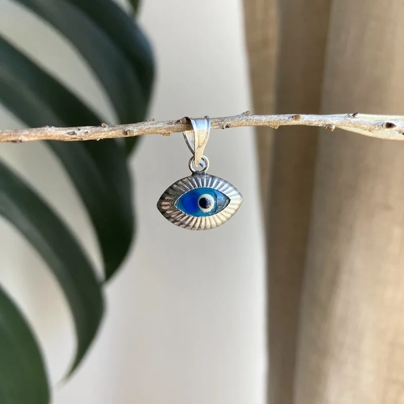 vintage sterling silver glass evil eye pendant 4.jpeg