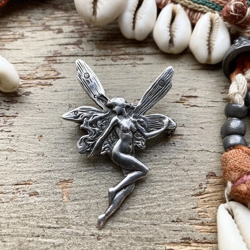 vintage sterling silver fairy brooch 1.jpeg