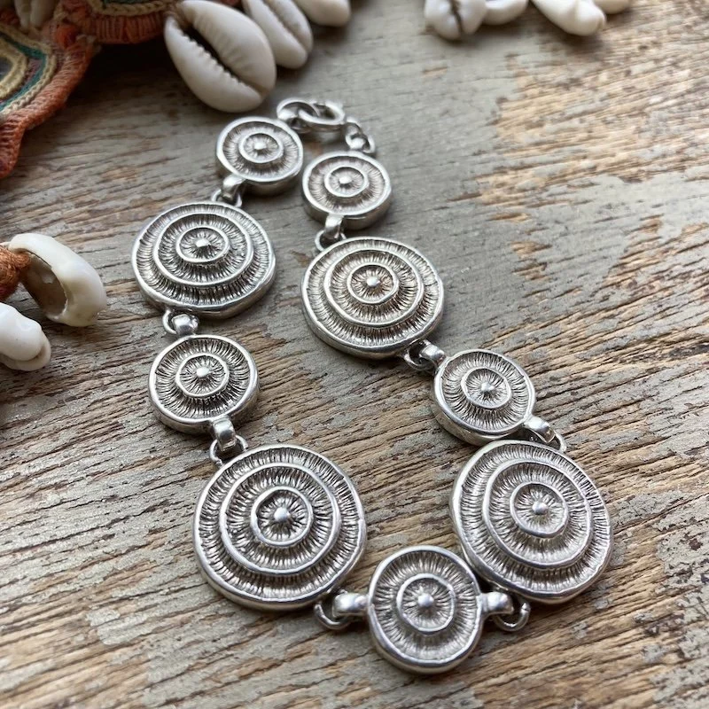 vintage textured solid silver circles bracelet 2.jpeg