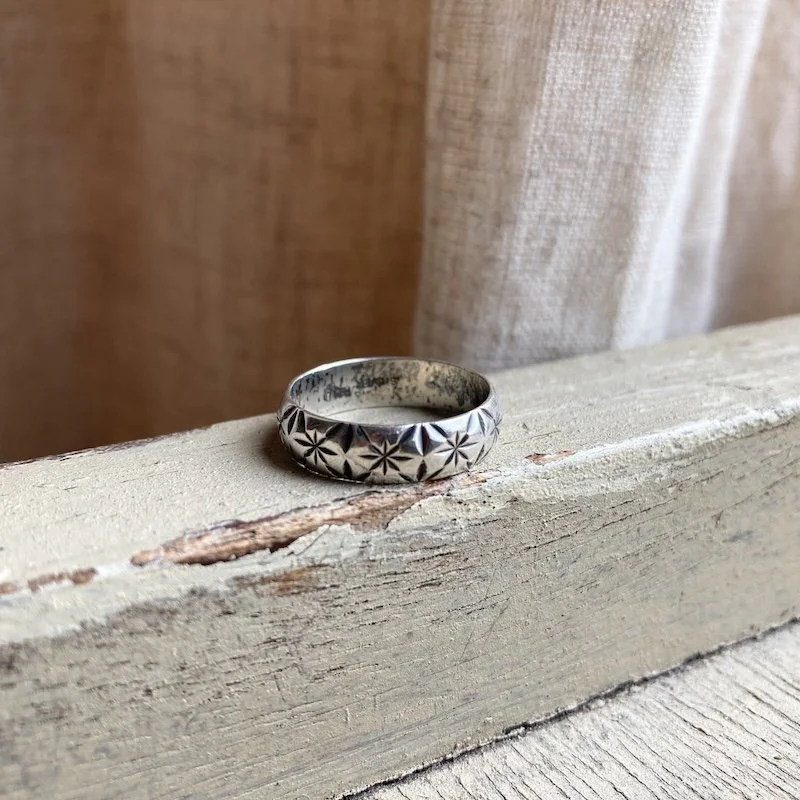 vintage sterling silver engraved sunburst ring 1.jpeg