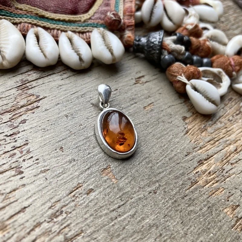 vintage sterling silver and amber pendant  2.jpeg
