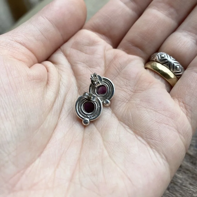 vintage sterling silver amethyst cabochon earrings 4.jpeg