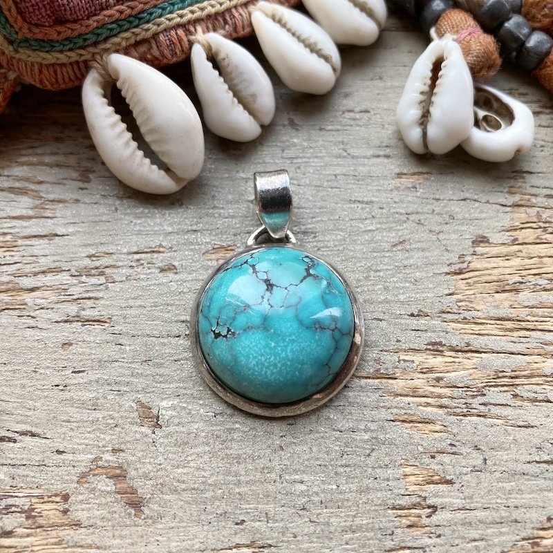 sterling silver round turquoise pendant.jpeg