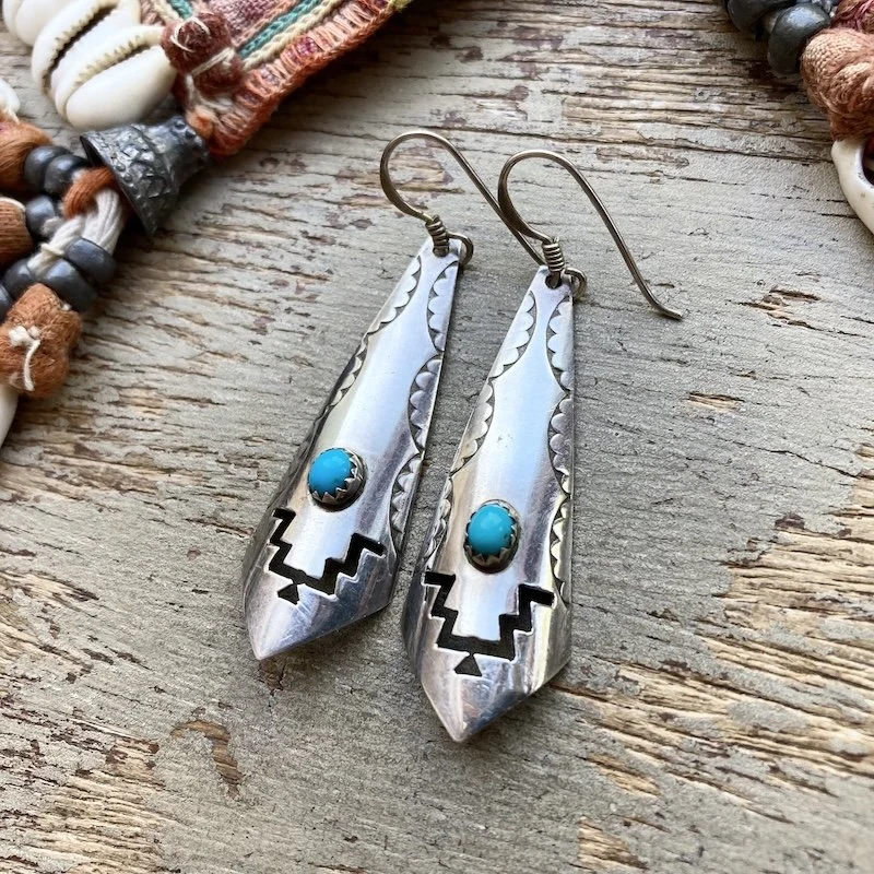 Vintage southwestern sterling silver dangly earrings 2.jpeg