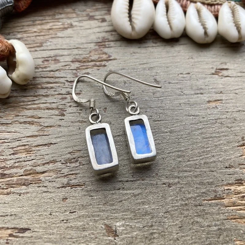 vintage sterling silver flashy rainbow moonstone earrings 3.jpeg