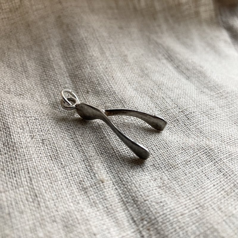Fab Vintage Solid Silver Wishbone Pendant