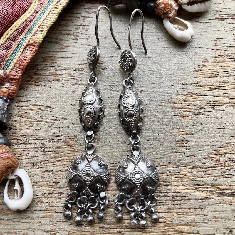 vintage ornate sterling silver dangly earrings 1.jpeg