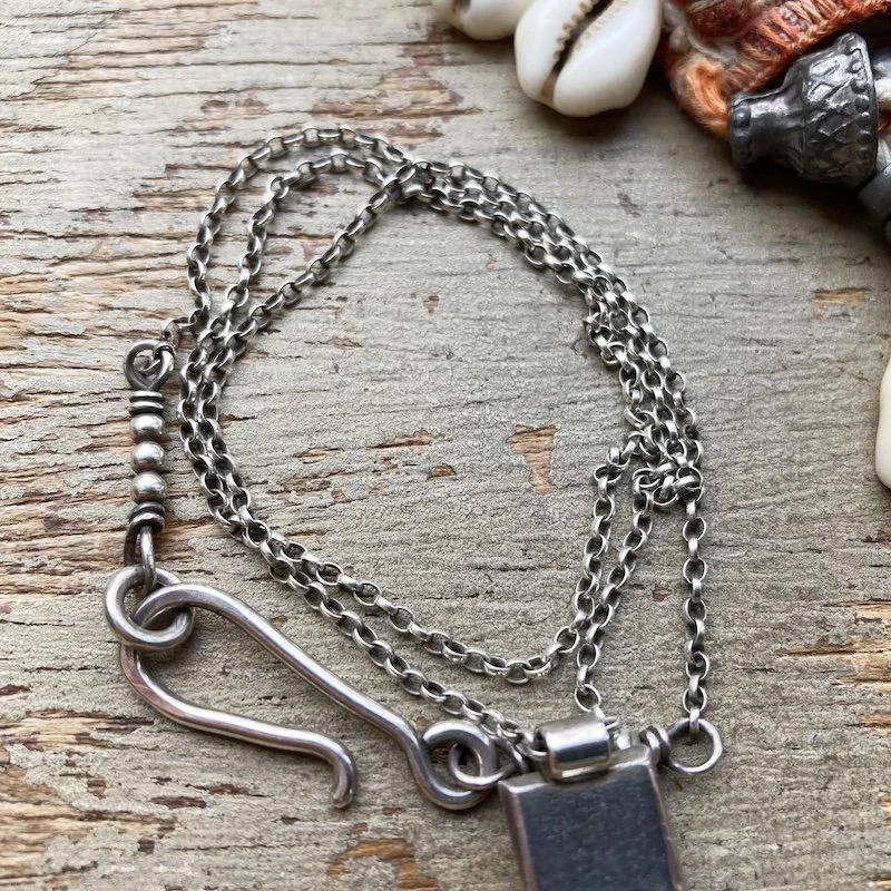 vintage sterling silver and lapis lazuli necklace 5.jpeg