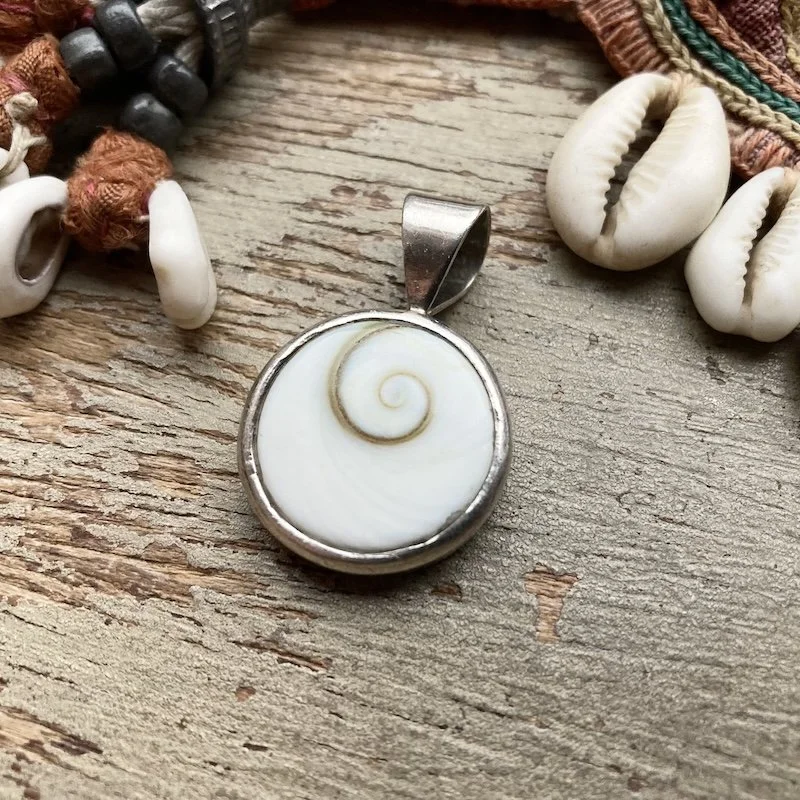 vintage sterling silver shiva eye pendant 2.jpeg
