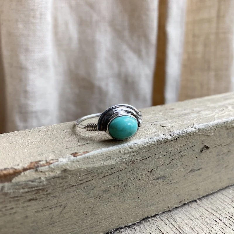 pretty vintage sterling silver turquoise ring 2.jpeg