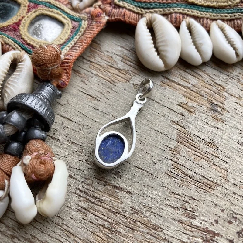 simple sterling silver lapis lazuli pendant 2.jpeg