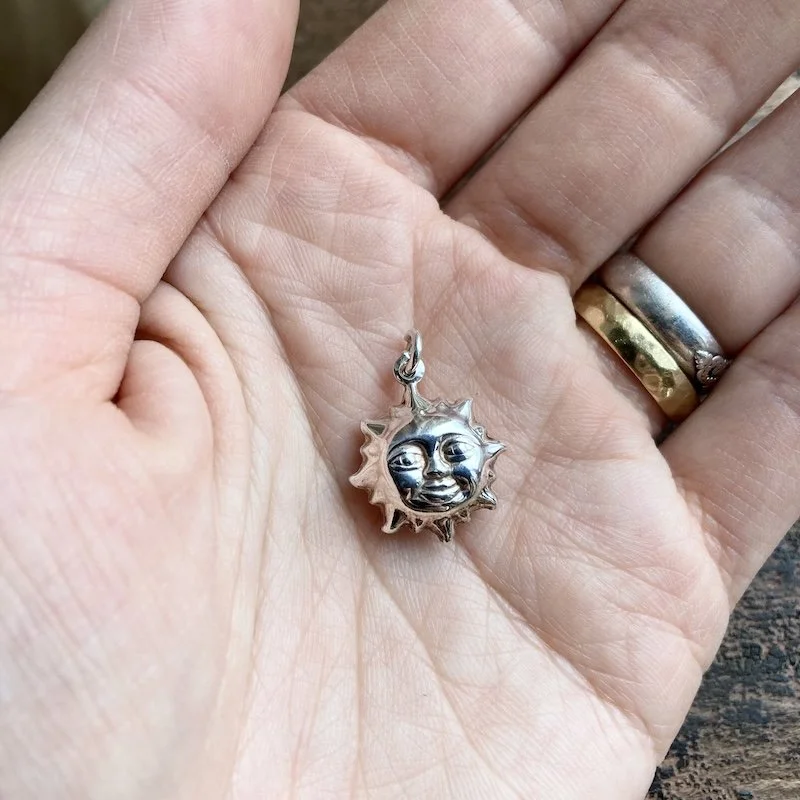 vintage sterling silver puffy sun pendant 3.jpeg