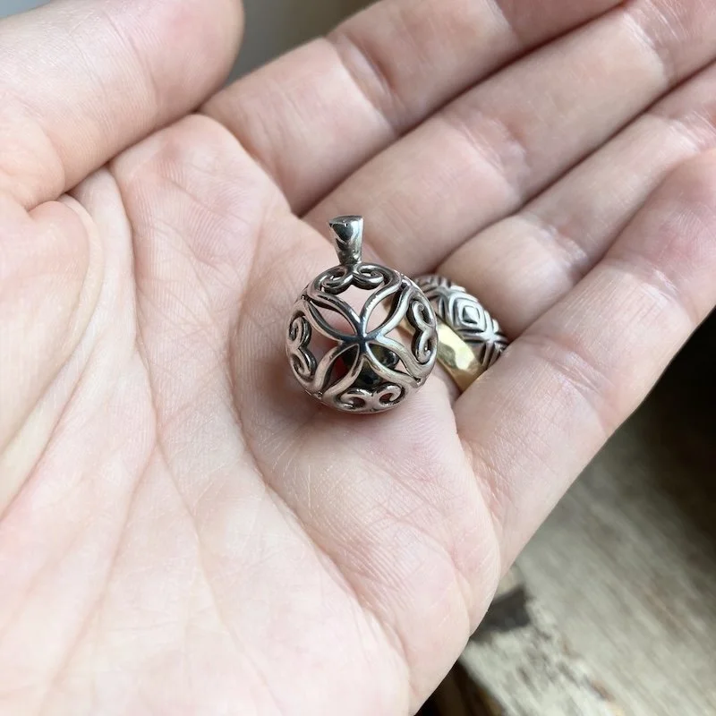 ornate openwork sterling silver pendant 3.jpeg