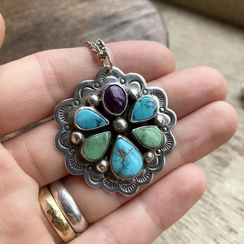 Stunning Vintage Southwestern Sterling Silver Necklace