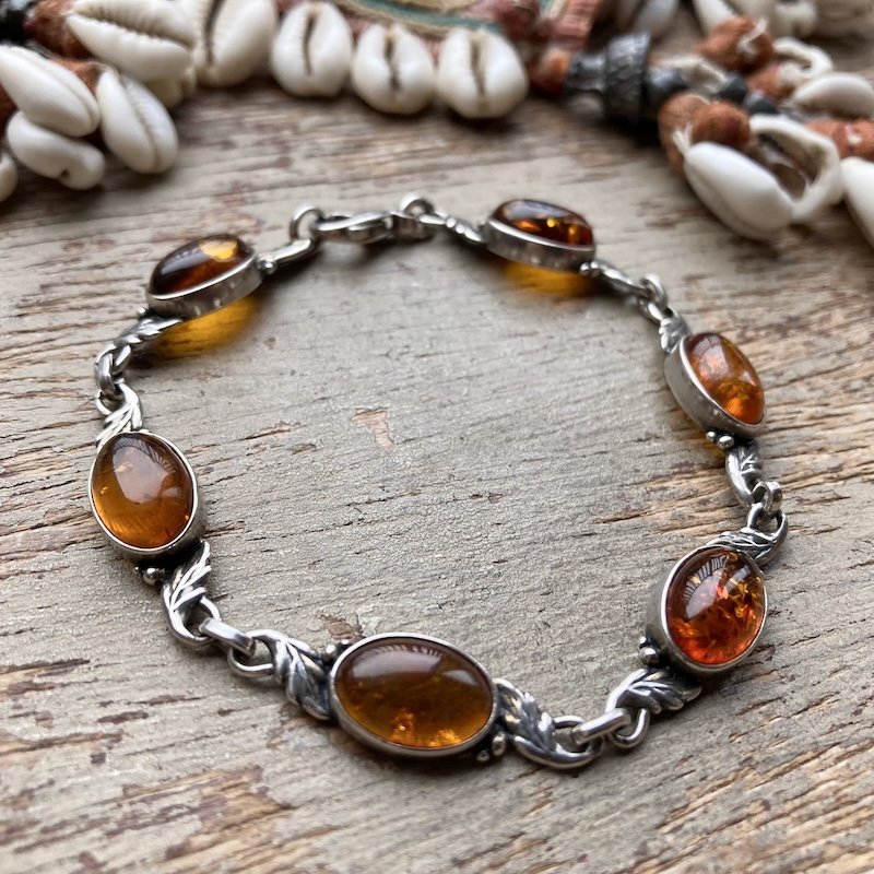 Gorgeous Vintage Sterling Silver Amber Bracelet