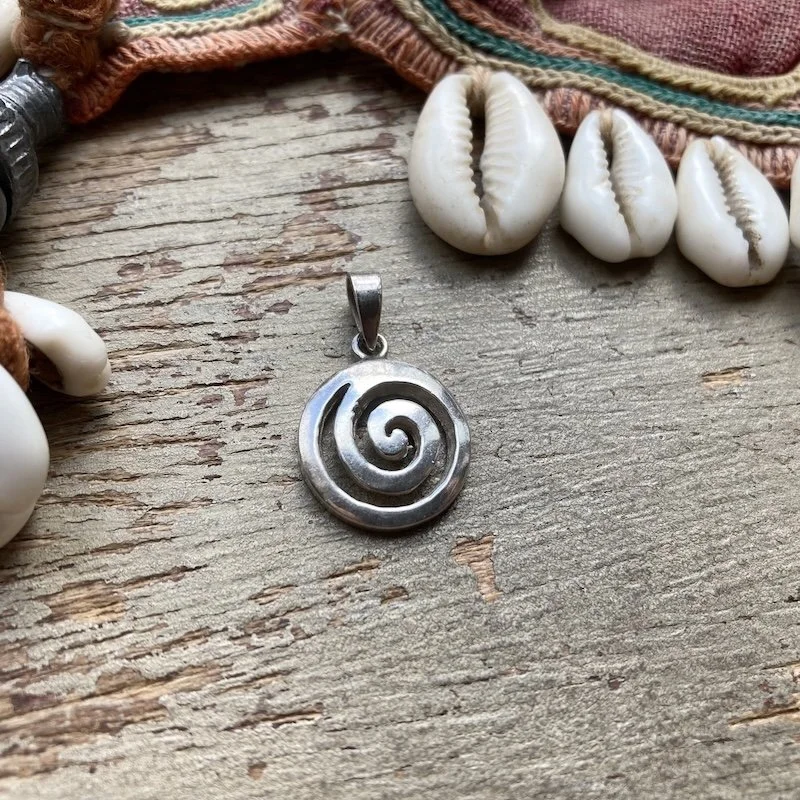 vintage sterling silver spiral pendant 2.jpeg