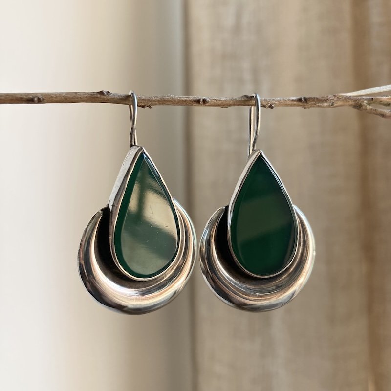Beautiful Vintage Sterling Silver Green Chalcedony Earrings