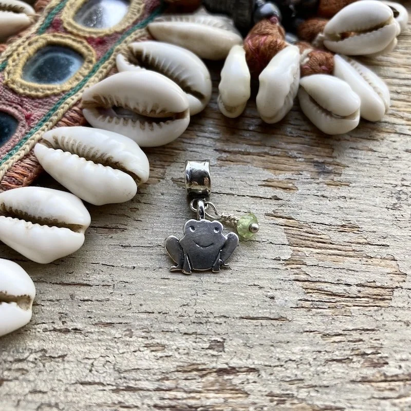 sterling silver frog charm : pendant 1.jpeg