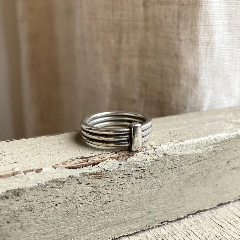 simple vintage sterling silver ring 1.jpeg